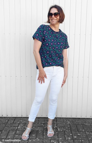 Viskosejersey Happy Flowers by Cherry Picking grün